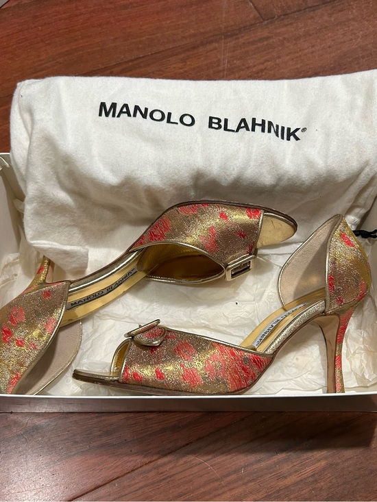 Manolo Blahnik Shoes - Manolo Blahnik D’Orsay Pump